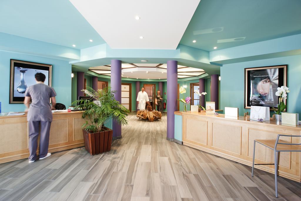 Grand Hotel Les Flamants Roses Thalasso & Spa กาเนต์-อ็อง-รูสซียง ภายนอก รูปภาพ